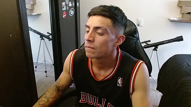 kv   xxx  online show from 12, 4, 2026