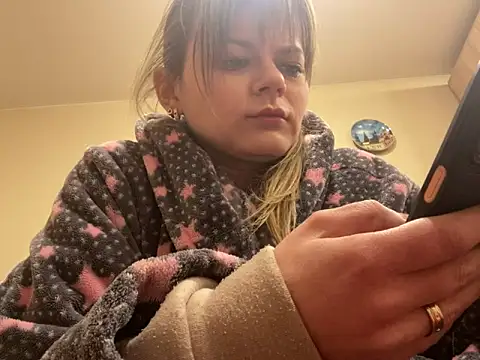 SkyAdelina241 online show from 17, 2, 2025