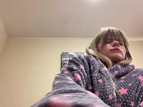 SkyAdelina241 online show from 5, 2, 2025