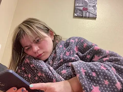 SkyAdelina241 online show from 8, 2, 2025