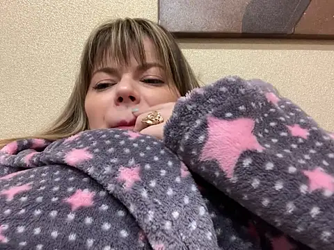 SkyAdelina241 online show from 7, 2, 2025