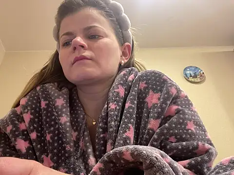 SkyAdelina241 online show from 16, 2, 2025