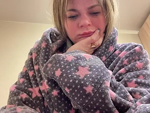 SkyAdelina241 online show from 24, 2, 2025