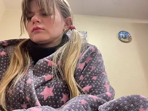 SkyAdelina241 online show from 25, 1, 2025