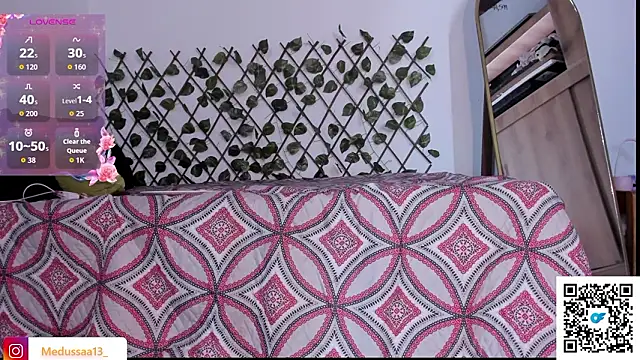 medussa13  online show from 15, 1, 2026