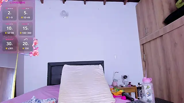 medussa13  online show from 18, 9, 2025