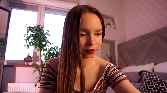 AlodiaHamblett online show from 27, 10, 2025