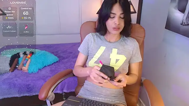 AlessiaVal  online show from 5, 3, 2025