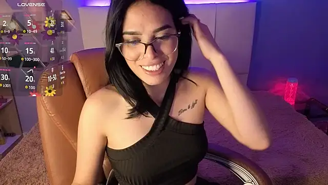 AlessiaVal  online show from 24, 9, 2025