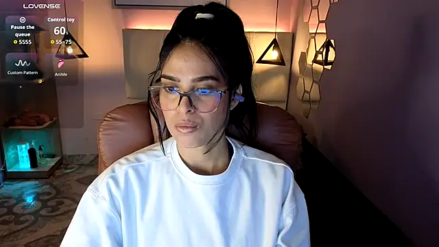 AlessiaVal  online show from 2, 10, 2025