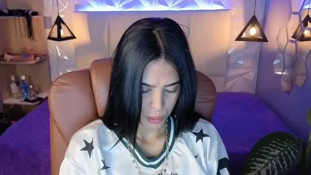 AlessiaVal  online show from 18, 12, 2025