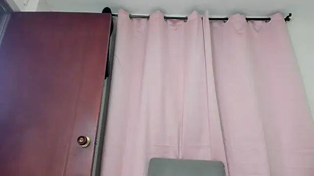 Snapshot of yulianademond66 chatting on 18, 2, 2025 yulianademond66 online show from 18, 2, 2025