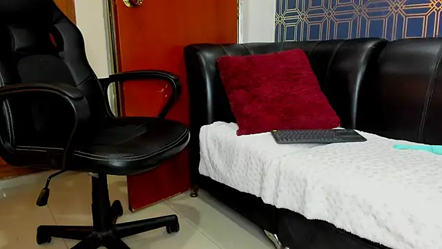 Snapshot of yulianademond66 chatting on 11, 3, 2025 yulianademond66 online show from 11, 3, 2025