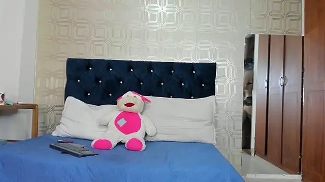 Snapshot of yulianademond66 chatting on 17, 2, 2025 yulianademond66 online show from 17, 2, 2025