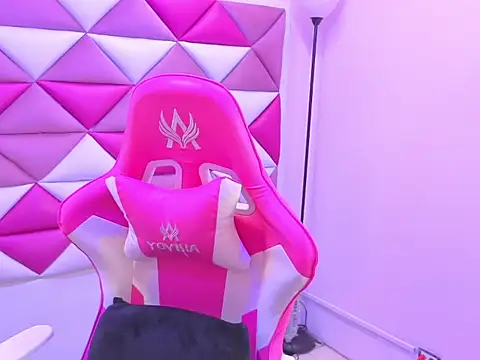 Snapshot of Danny_Face chatting on 29, 10, 2025 Danny Face online show from 29, 10, 2025