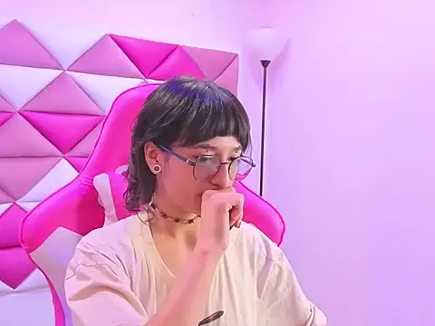 Snapshot of Danny_Face chatting on 10, 11, 2025 Danny Face online show from 10, 11, 2025