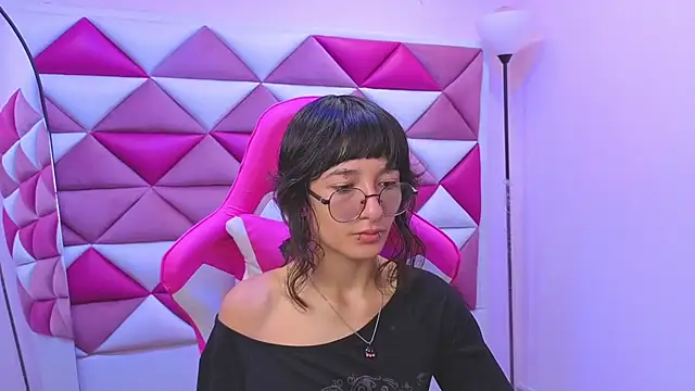 Snapshot of Danny_Face chatting on 24, 11, 2025 Danny Face online show from 24, 11, 2025