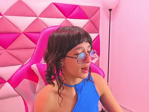 Snapshot of Danny_Face chatting on 11, 11, 2025 Danny Face online show from 11, 11, 2025