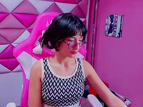 Snapshot of Danny_Face chatting on 4, 10, 2025 Danny Face online show from 4, 10, 2025