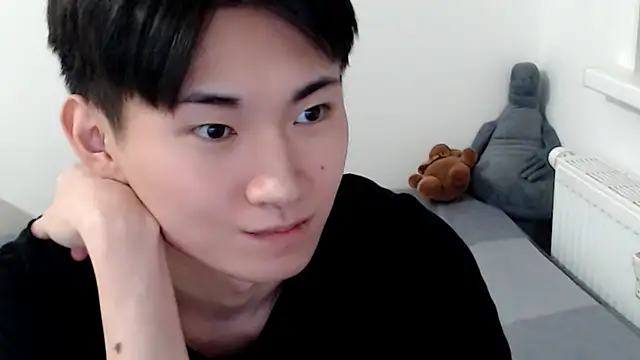 Miram Yu online show from 15, 10, 2025