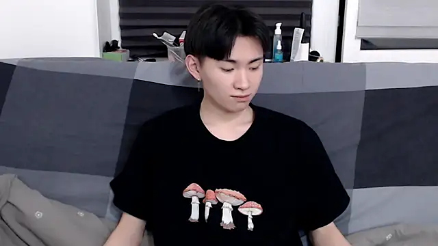 Miram Yu online show from 15, 1, 2025