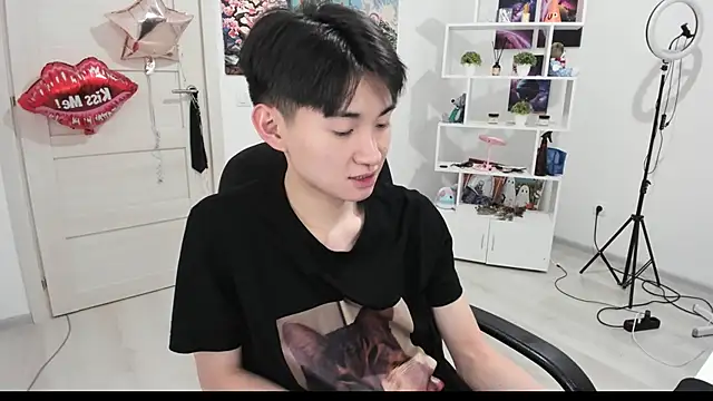 Miram Yu online show from 3, 10, 2025