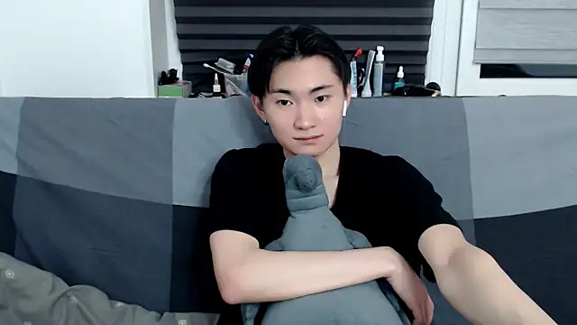 Miram Yu online show from 26, 1, 2025