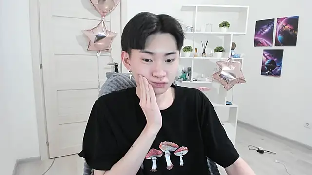 Miram Yu online show from 22, 2, 2025