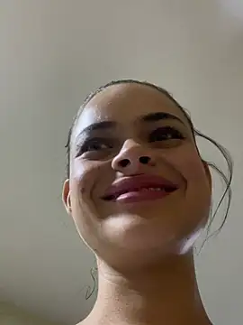 HannaRhodes online show from 26, 4, 2026