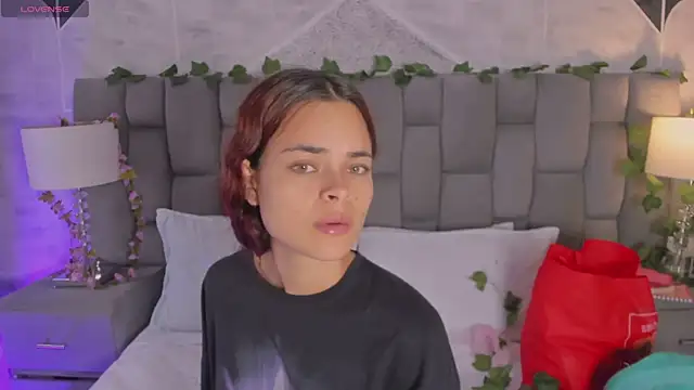 HannaRhodes online show from 13, 3, 2025