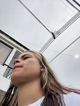 HannaRhodes online show from 5, 6, 2026