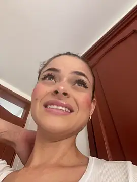 HannaRhodes online show from 4, 5, 2026