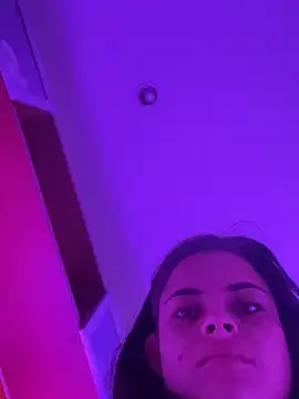 HannaRhodes online show from 12, 4, 2026