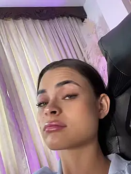 HannaRhodes online show from 12, 9, 2025