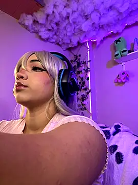 Snapshot of MadelineBenet chatting on 9, 10, 2025 MadelineBenet online show from 9, 10, 2025