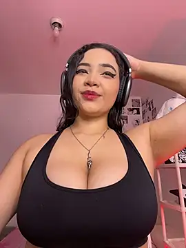Snapshot of MadelineBenet chatting on 2, 7, 2026 MadelineBenet online show from 2, 7, 2026