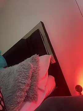 Mia Frank  online show from 10, 9, 2025