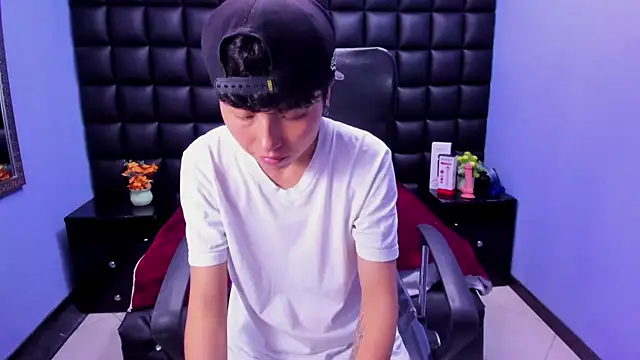 Snapshot of Im_Mathias chatting on 4, 10, 2025 Im Mathias online show from 4, 10, 2025