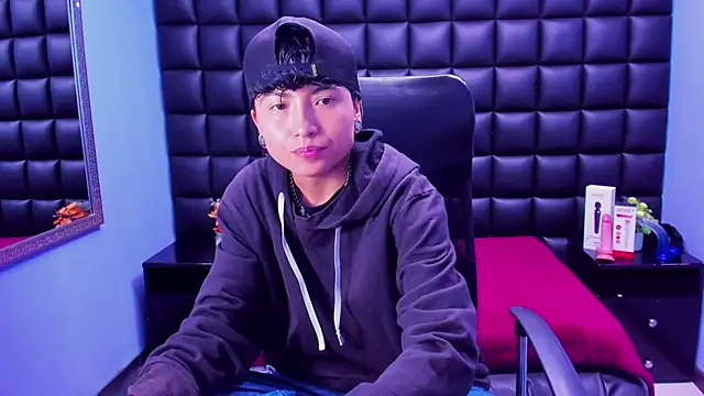 Snapshot of Im_Mathias chatting on 3, 10, 2025 Im Mathias online show from 3, 10, 2025