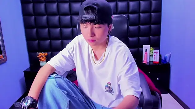 Snapshot of Im_Mathias chatting on 2, 10, 2025 Im Mathias online show from 2, 10, 2025