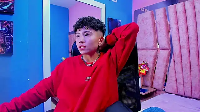 Snapshot of Im_Mathias chatting on 5, 12, 2025 Im Mathias online show from 5, 12, 2025