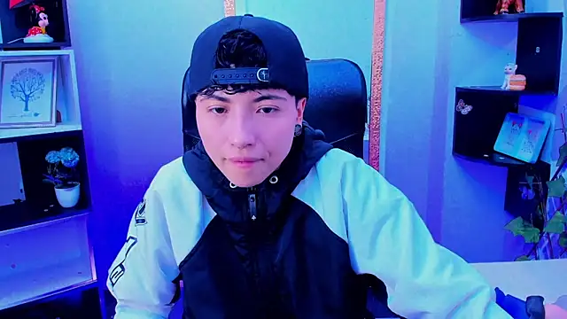 Snapshot of Im_Mathias chatting on 25, 11, 2025 Im Mathias online show from 25, 11, 2025