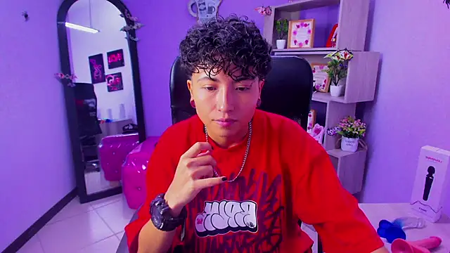 Snapshot of Im_Mathias chatting on 4, 11, 2025 Im Mathias online show from 4, 11, 2025