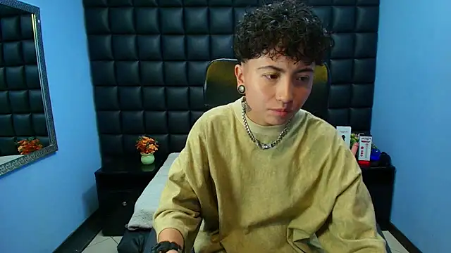 Snapshot of Im_Mathias chatting on 13, 11, 2025 Im Mathias online show from 13, 11, 2025