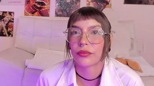 Luna-Chann online show from 17, 9, 2025