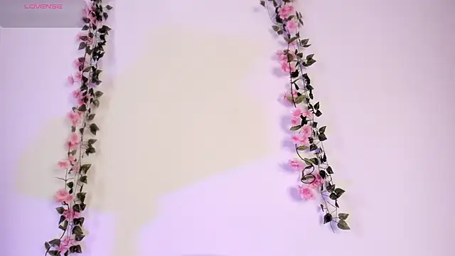 Snapshot of Luna-Chann chatting on 24, 6, 2026 Luna-Chann online show from 24, 6, 2026