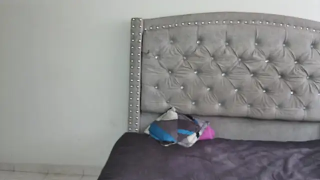 Nesuko kamado  online show from 18, 10, 2025