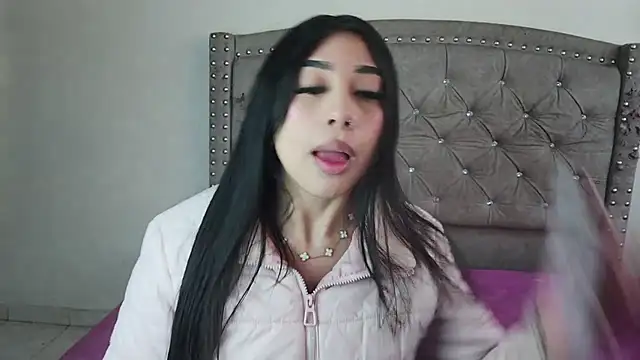 Nesuko kamado  online show from 15, 12, 2025