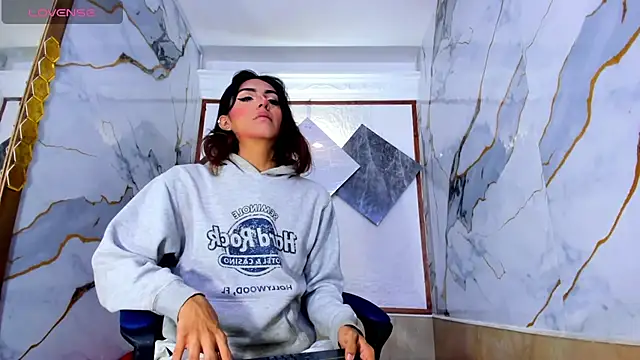 Isabella stanford2 online show from 13, 10, 2025