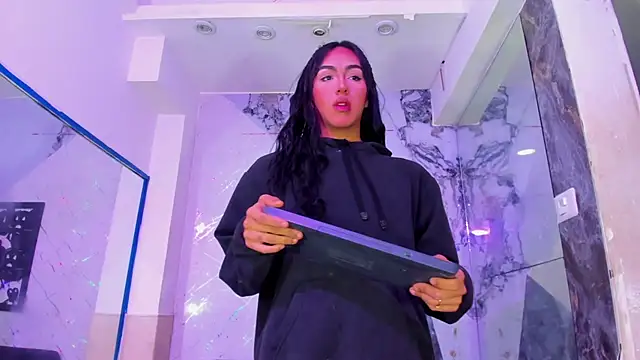 Isabella stanford2 online show from 20, 3, 2026